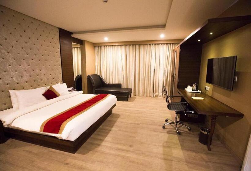 غرفة قياسية, Anjushree Ujjain