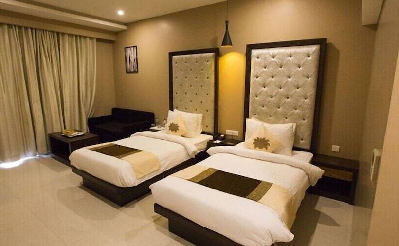 غرفة تنفيذية, Anjushree Ujjain