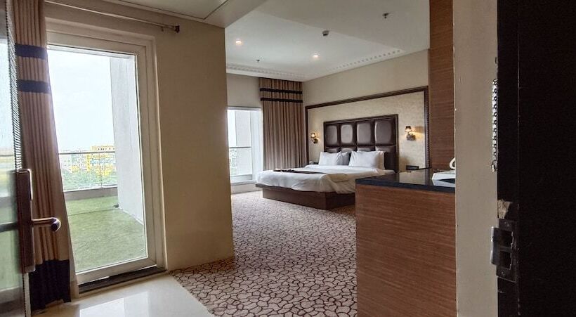 غرفة كلوب, Anjushree Ujjain