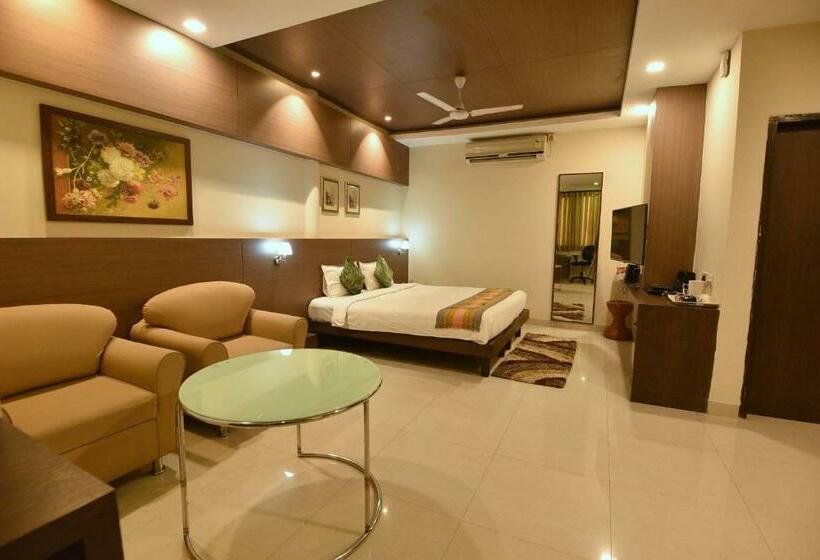 标准间, Dibrugarh Club House