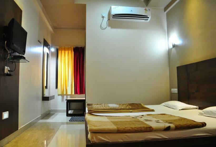 Номер Deluxe, Oasis