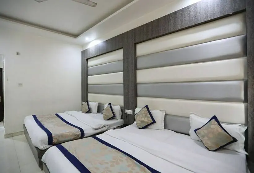 ファミリールーム, Jagdish Residency