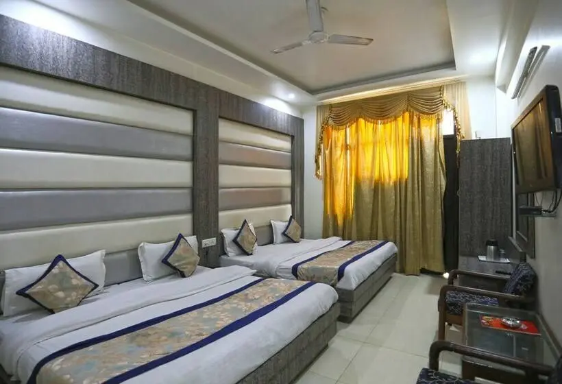 ファミリールーム, Jagdish Residency