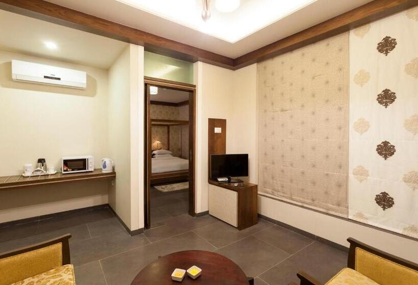 Suite, K Tree A Boutique