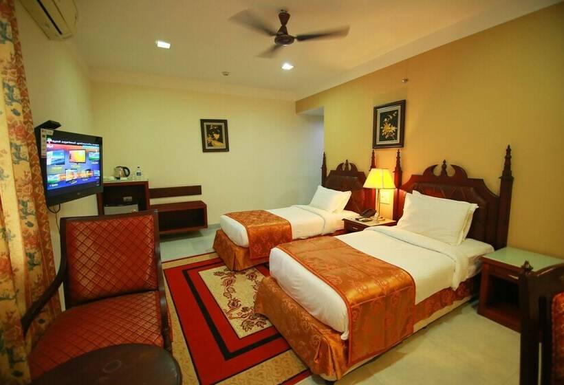 Chambre Deluxe, Madathil Regency