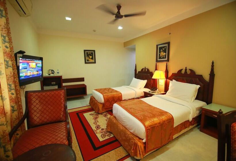 Chambre Deluxe, Madathil Regency