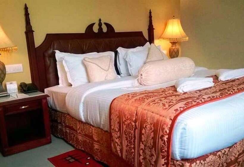 Chambre Deluxe, Madathil Regency
