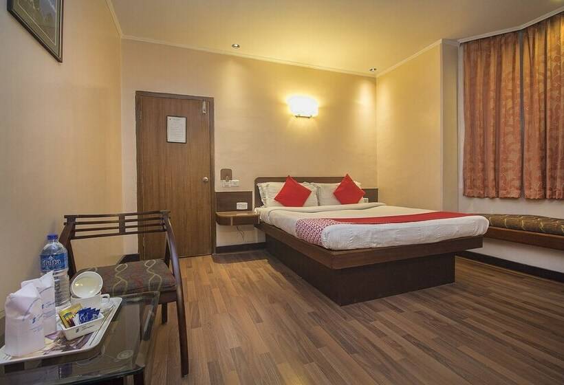 Quarto Deluxe, Muscatel Spring Burn   100 Mts From Mall Road