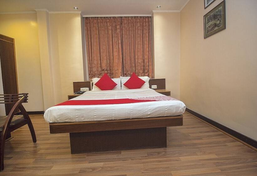 Quarto Deluxe, Muscatel Spring Burn   100 Mts From Mall Road