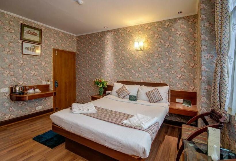 Quarto Deluxe, Muscatel Spring Burn   100 Mts From Mall Road