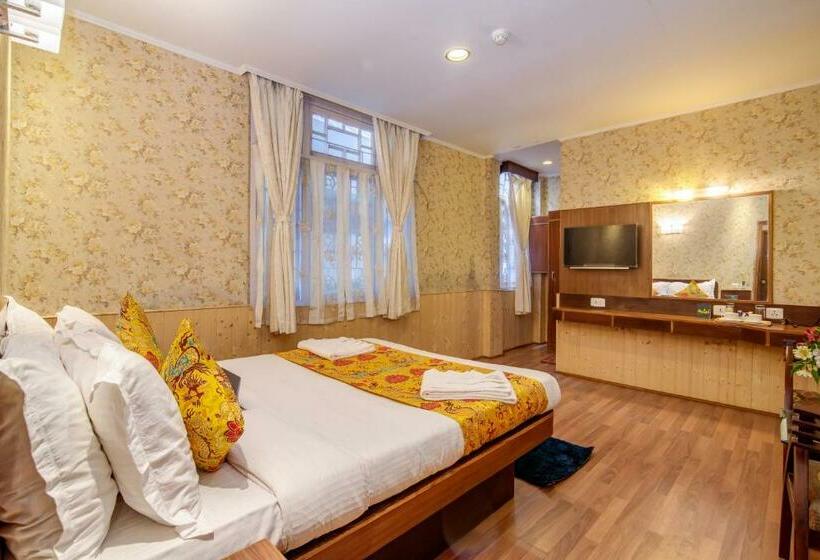 Quarto Deluxe, Muscatel Spring Burn   100 Mts From Mall Road