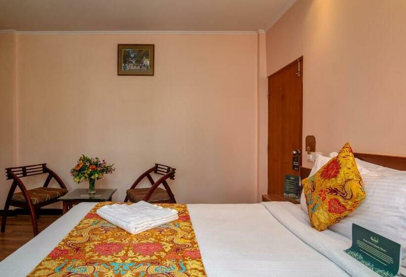 Quarto Deluxe, Muscatel Spring Burn   100 Mts From Mall Road