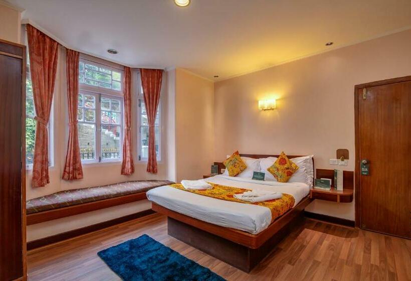 Quarto Deluxe, Muscatel Spring Burn   100 Mts From Mall Road