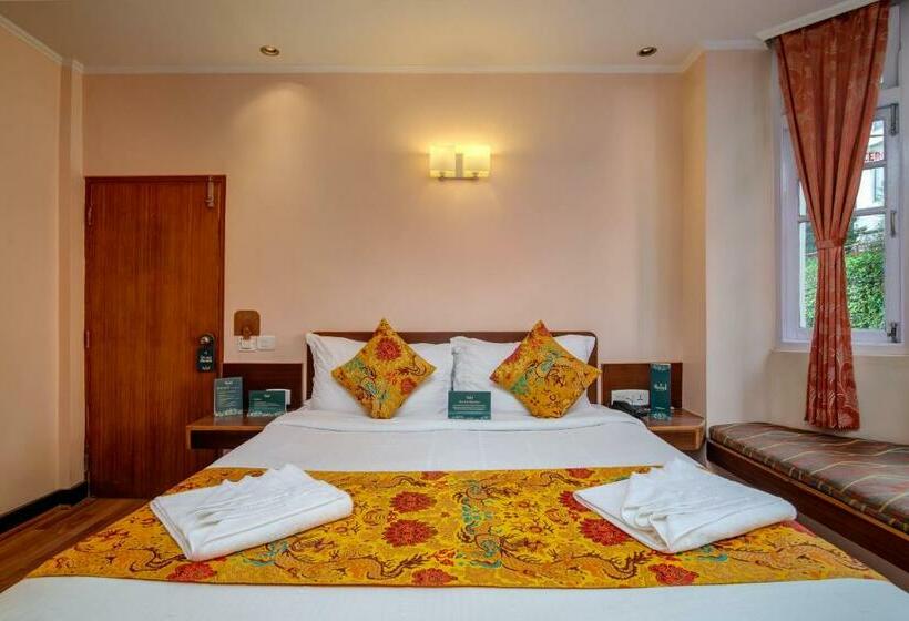 Quarto Deluxe, Muscatel Spring Burn   100 Mts From Mall Road