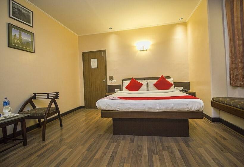 Quarto Deluxe, Muscatel Spring Burn   100 Mts From Mall Road