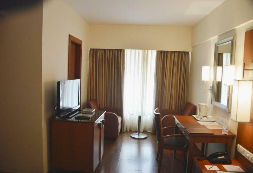 اتاق لوکس, The Classique Club