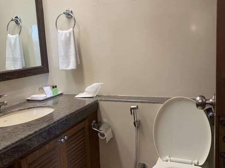 اتاق لوکس, The Classique Club