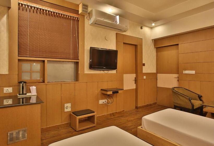 اتاق اکونومی, The Grand Chandiram