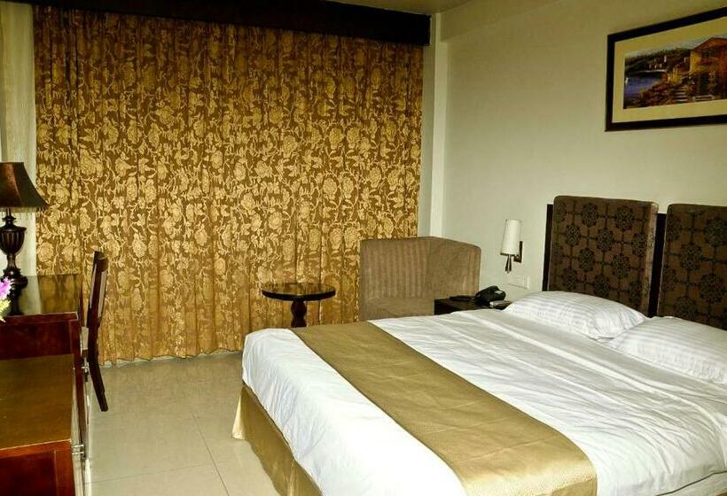 スタンダードルーム, Pramod Convention & Club Resort