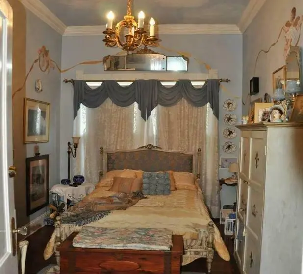 اتاق لوکس, Ducote Williams House