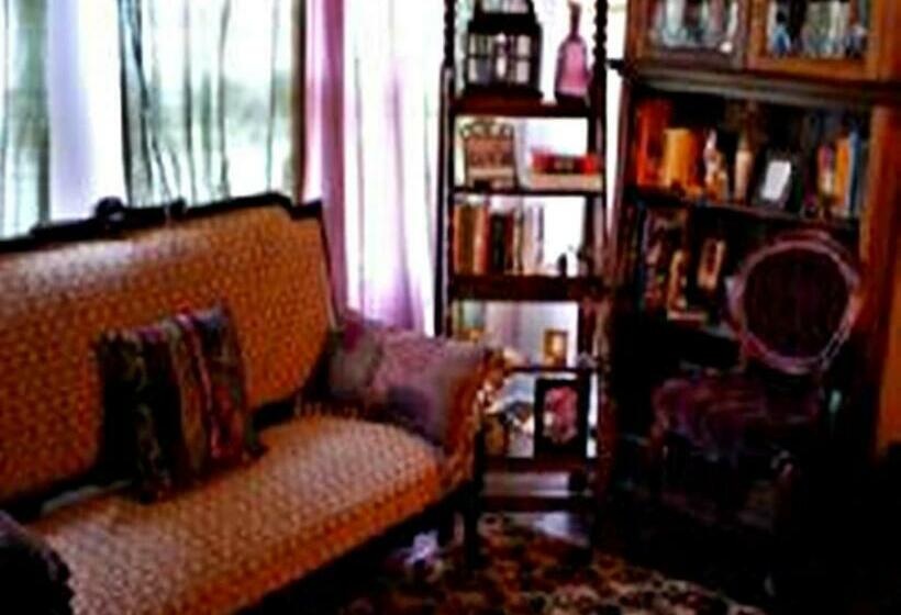 جناح ديلوكس, Ducote Williams House