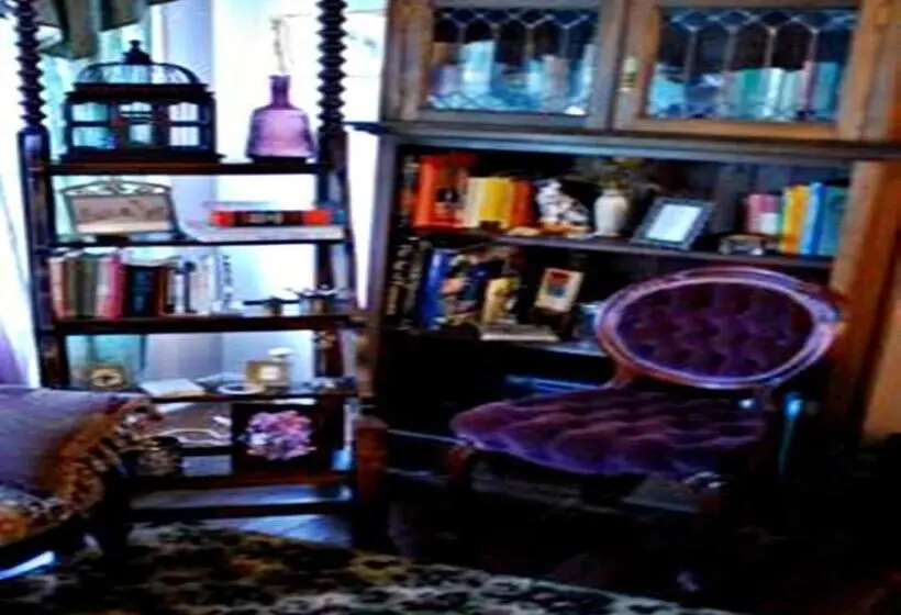 سوییت لوکس, Ducote Williams House