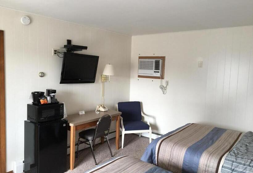 غرفه قياسيه سريرين مزدوجين, Coho Motel