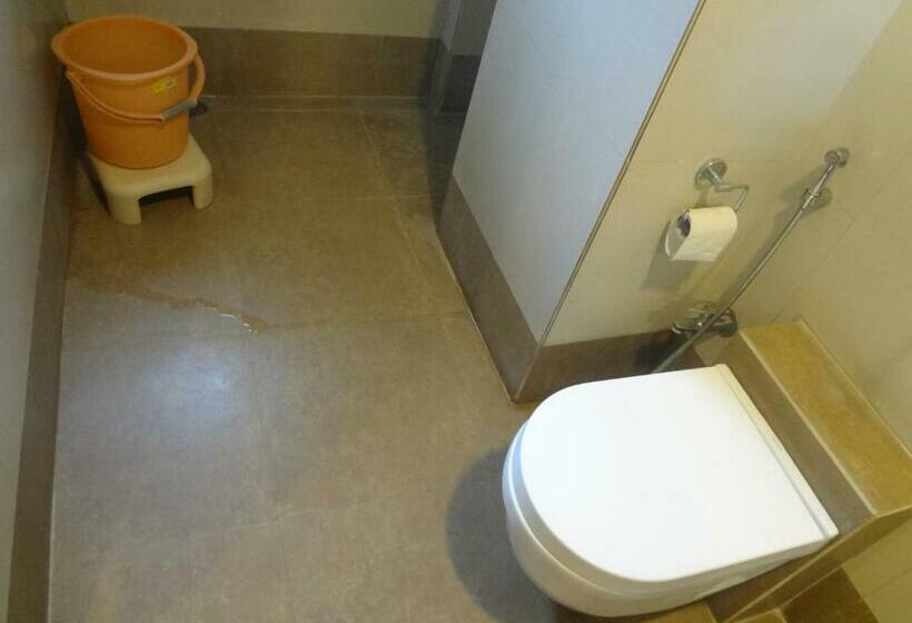 Quarto Deluxe Individual, Adi