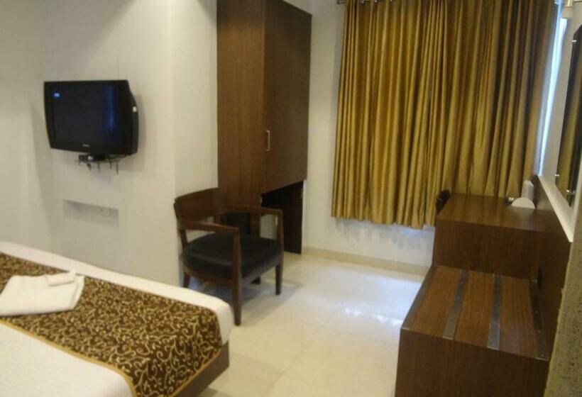 Quarto Deluxe Individual, Adi