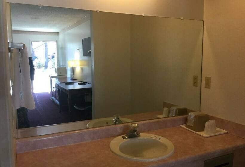 Номер Deluxe, American Inn