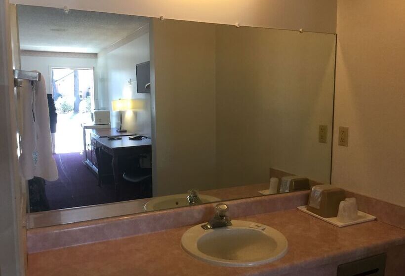 غرفة ديلوكس, American Inn