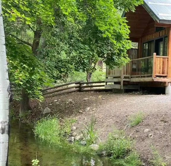 Maja/Mökki, River's Edge Resort