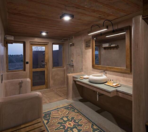 Люкс Повышенной Комфортности, Manvar Resort & Tented Camp