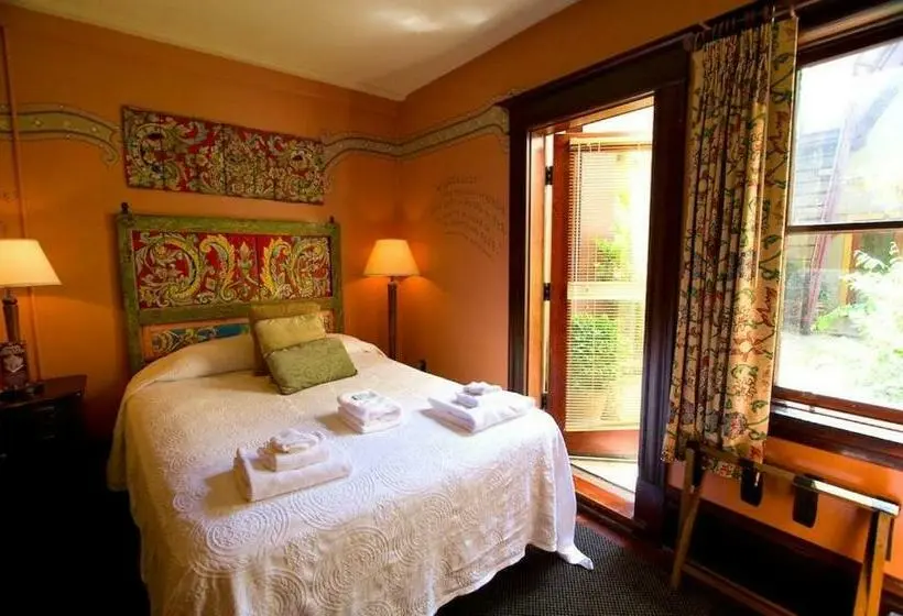 クイーンサイズベッドのスタンダードルーム, Mcmenamins Hotel Oregon