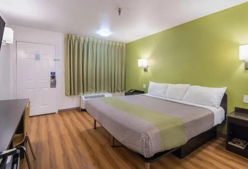 اتاق استاندارد با تخت بزرگ برای معلولان, Motel 6 Abilene, Tx