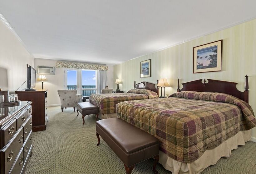 חדר סופריור לארבעה, The Sparhawk Oceanfront Resort