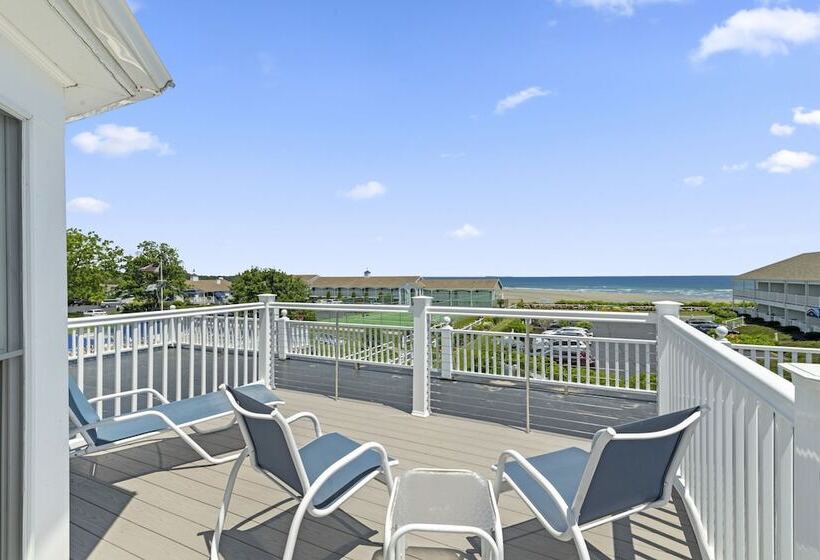 חדר סטנדרט לארבעה, The Sparhawk Oceanfront Resort