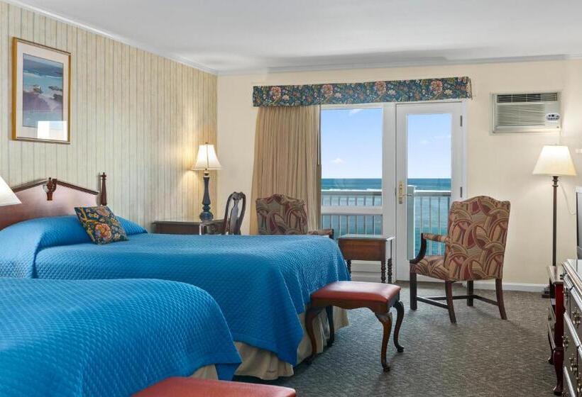 חדר סופריור לארבעה, The Sparhawk Oceanfront Resort