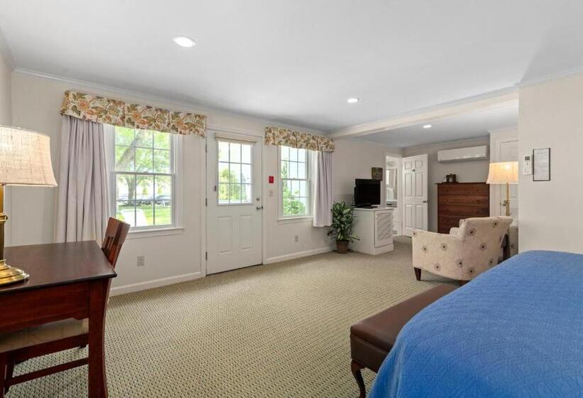 스탠다드 룸 킹사이즈 침대, The Sparhawk Oceanfront Resort