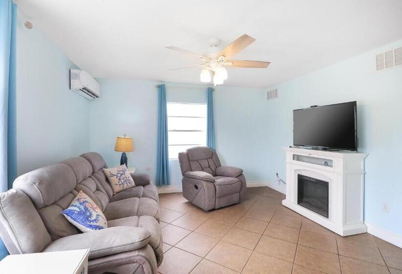 خانه 2 خوابه, Tropic Island Resort