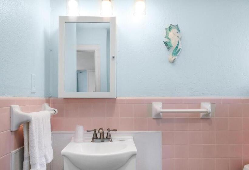 سوئیت 2 خوابه, Tropic Island Resort