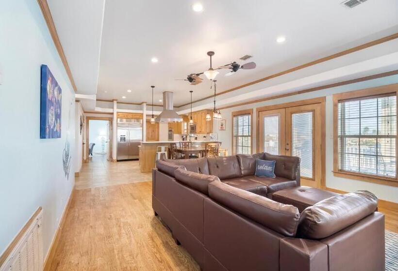 آپارتمان 2 خوابه, Tropic Island Resort