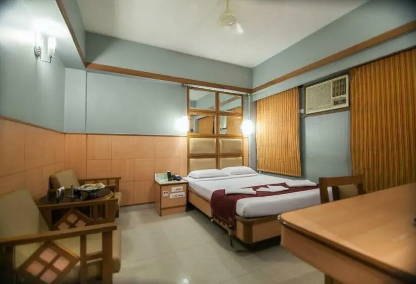 デラックスルーム, Sree Bharani Hotels