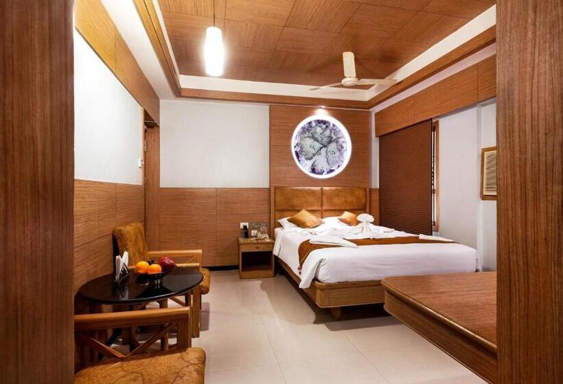Номер Superior, Sree Bharani Hotels
