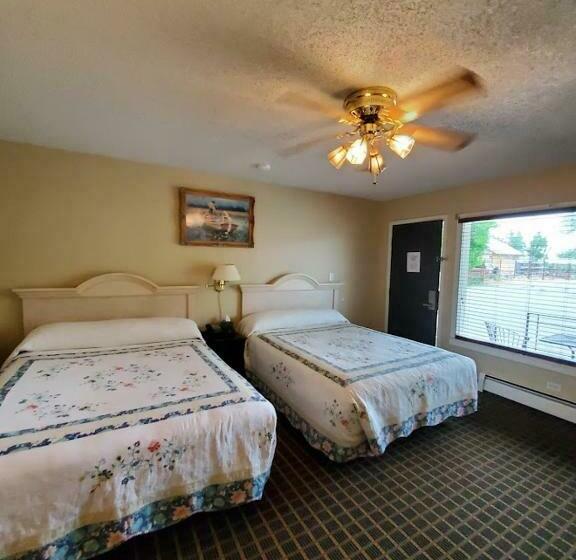 Номер Стандарт, Three Forks Lewis & Clark Motel