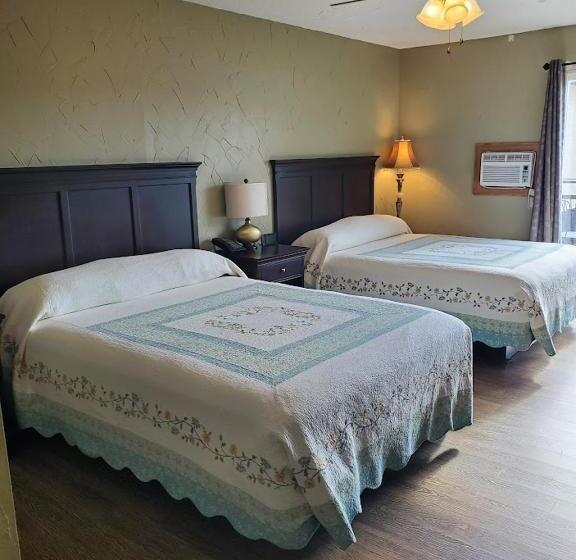 Номер Стандарт, Three Forks Lewis & Clark Motel