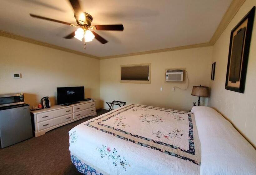 غرفة قياسية سرير كينج, Three Forks Lewis & Clark Motel