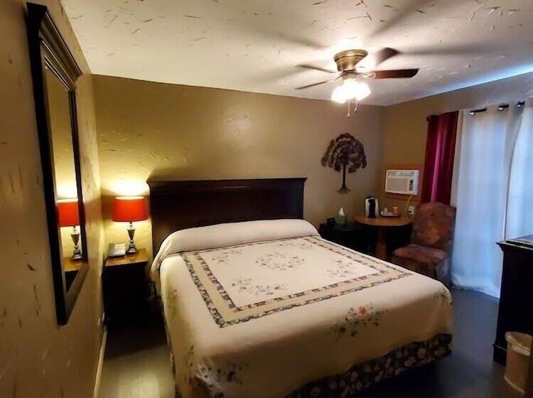 غرفة قياسية سرير كينج, Three Forks Lewis & Clark Motel