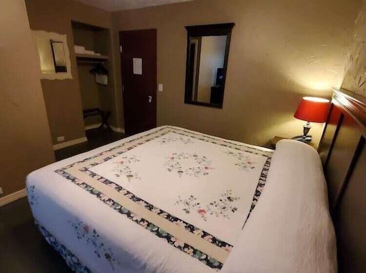 Стандартный Номер Кровать Кинг, Three Forks Lewis & Clark Motel