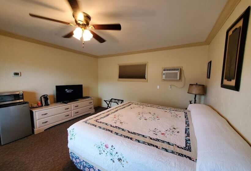 غرفة قياسية سرير كينج, Three Forks Lewis & Clark Motel